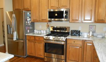 4 Hidden Lake Cir, Barnegat, NJ 08005