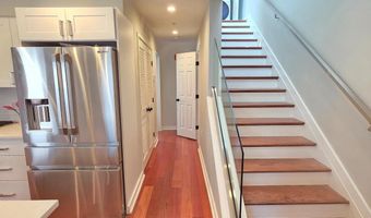 4106 GAULT Pl NE 5, Washington, DC 20019