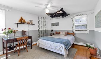 24 Rosewood Dr, Amherst, NY 14221