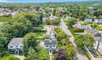 118 Grant Ave, Albertson, NY 11507