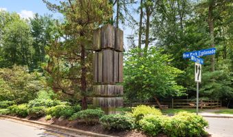 13 FARSTA Ct, Rockville, MD 20850