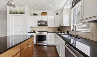 55 Morningside Dr, North Kingstown, RI 02852