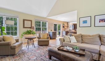 91 Seaverns Bridge Rd, Amherst, NH 03031