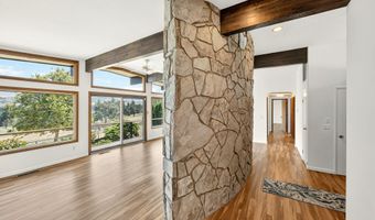 738 Fairway Ct, Ashland, OR 97520