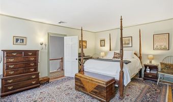 693 Hope St, Bristol, RI 02809