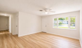 1111 Edgehill Dr, Benton, AR 72015