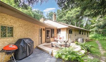1429 Skiles Ln, Arden Hills, MN 55112