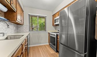 19 Parkplace N, Allen Park, MI 48101