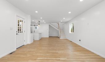 810 Brewster St, Bridgeport, CT 06605