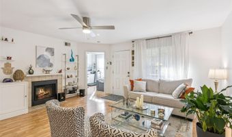 415 LAKEPOINTE Dr 103, Altamonte Springs, FL 32701