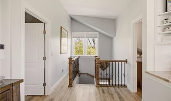 419 Broadway 5, Newport, RI 02840
