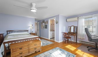 37 Seaview Ave, Branford, CT 06405