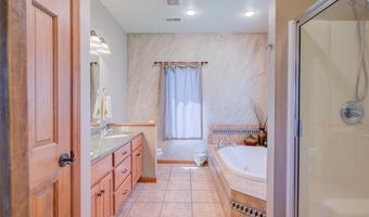 208 Augusta Village Pl, Augusta, MO 63332