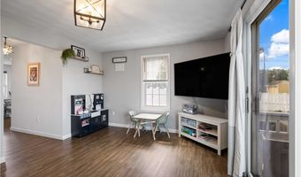 3 Mallory Ct, Bristol, RI 02809