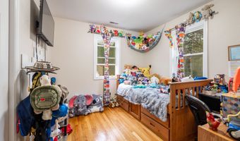 50-52 Knollwood Dr, Bethel, CT 06801