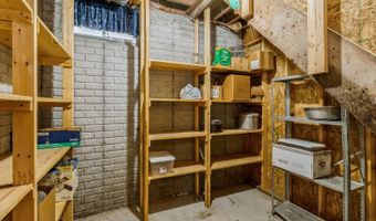 305 6th St, Adair, IA 50002