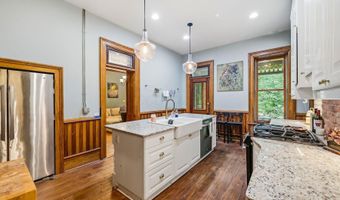 527 E High St, Ashley, OH 43003