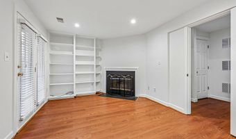21208 HEDGEROW Ter, Ashburn, VA 20147