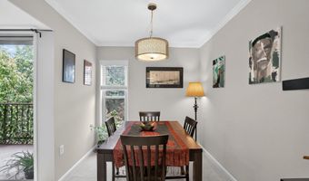 8 CANTERBURY Sq 304, Alexandria, VA 22304