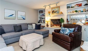 155 Oakdale Rd, North Kingstown, RI 02852