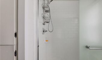 5 Howard St 2, Newport, RI 02840