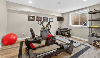 5039 W RED BARN Ct, Appleton, WI 54913