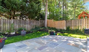 7527 WESTFIELD Dr, Bethesda, MD 20817