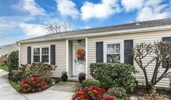 55 Harbor N, Amityville, NY 11701