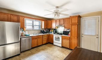 11 Belmont Cir, Danbury, CT 06810