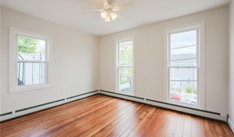 529 Wood St 2, Bristol, RI 02809