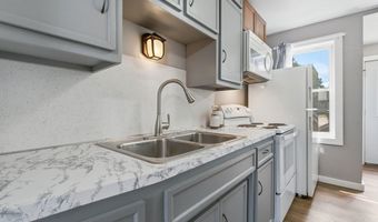 215 S Gillespie Ave, Arcadia, WI 54612