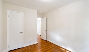 6216 ROCKHURST Rd, Bethesda, MD 20817