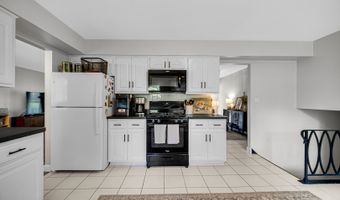 3010 N Kennicott Ave, Arlington Heights, IL 60004
