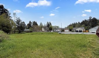 6923 OAKWOOD Ct, Brookings, OR 97415