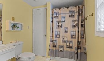 319 Old Causeway Rd, Atlantic Beach, NC 28512