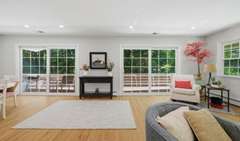 3 Birchcrest Dr, Danbury, CT 06811
