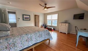 208 Chapel St, Block Island, RI 02807