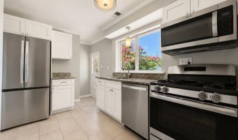 2512 N KENILWORTH St, Arlington, VA 22207