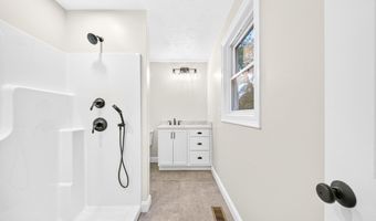6 Mchugh Ave, Billerica, MA 01821