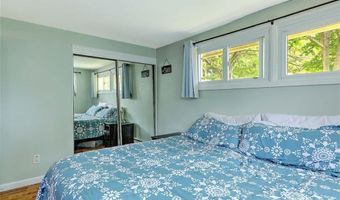 92 Chatworth Ave, Warwick, RI 02886