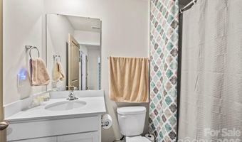 2 Chambers Garden Dr, Arden, NC 28704