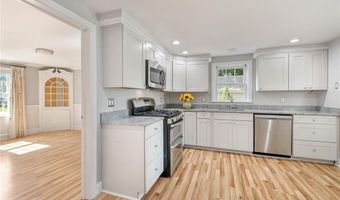 16 Elm Ave, East Providence, RI 02916