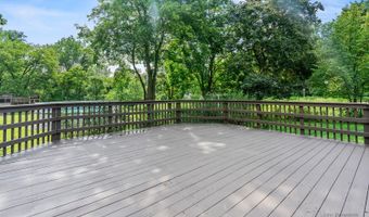 1025 Harper Dr, Algonquin, IL 60102