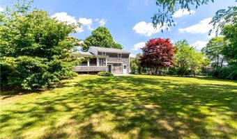 36 Roosevelt Dr, Bristol, RI 02809