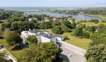 553 Bellevue Ave 14, Newport, RI 02840