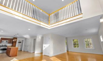 183 Skyline Rd, Bangor, ME 04401