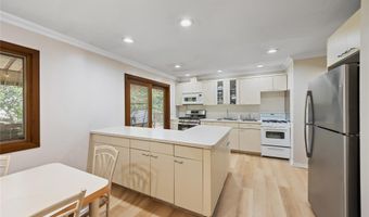 8 Dunn Rd, Airmont, NY 10952