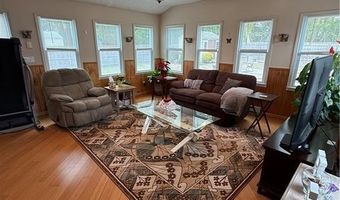 124 Zinnia Dr, Cranston, RI 02920