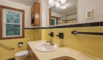 18 Leslie Ct, Bristol, CT 06010