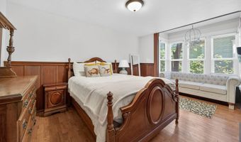237 B St, Ashland, OR 97520